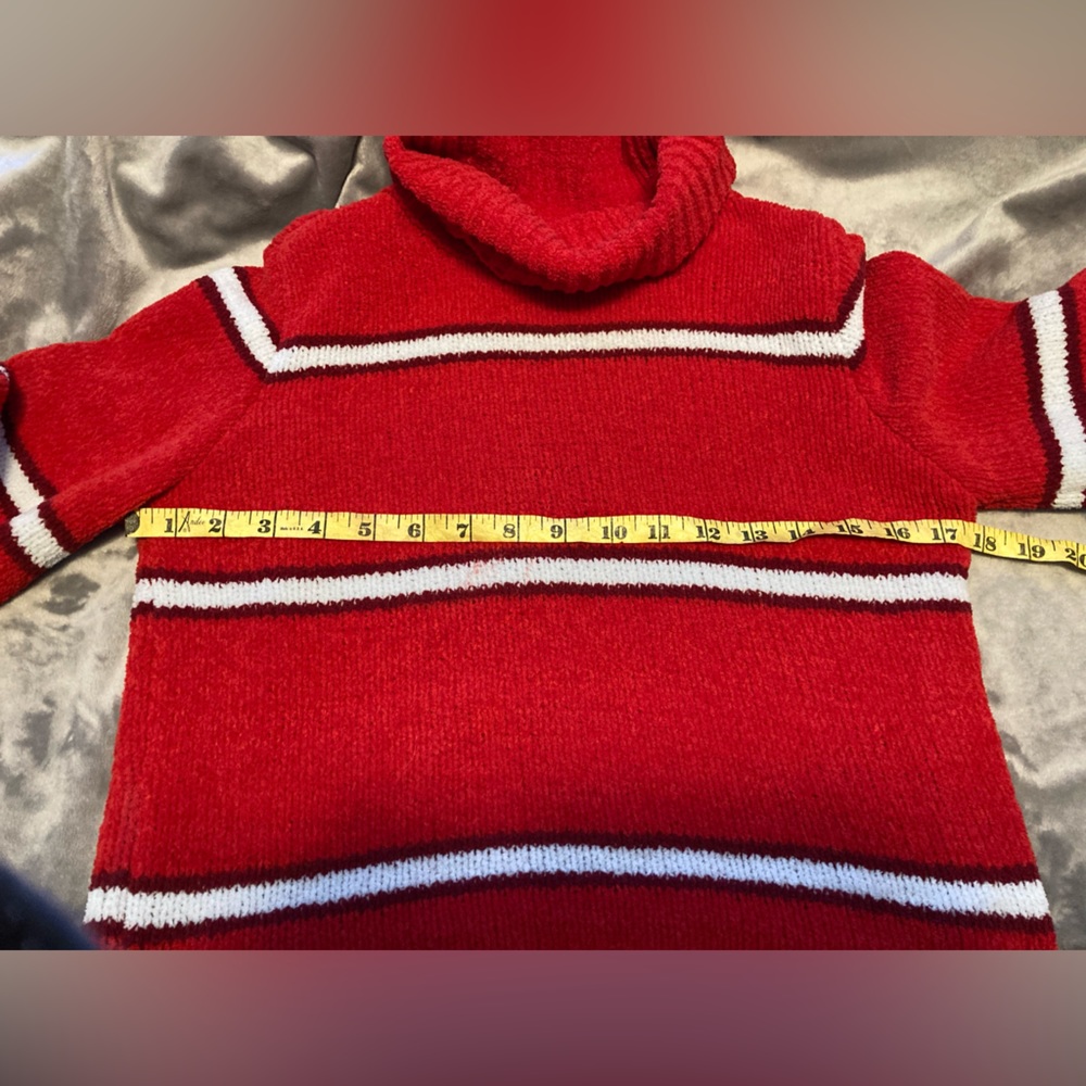 pullover Sweater - Picture 4 of 9